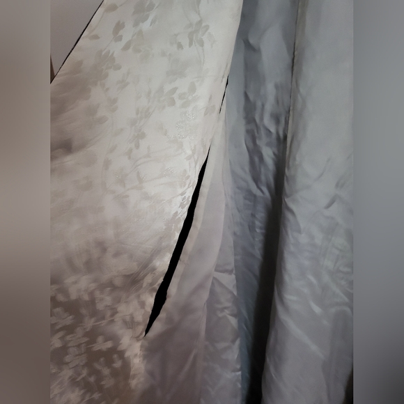 Velvet Fantasy Cape - Picture 4 of 15